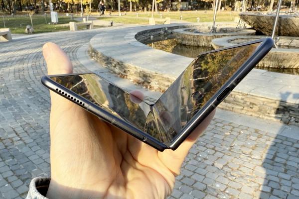 HONOR Magic V3: Baterie mai mare decât la predecesor, dar răpusă de CPU