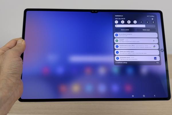 Samsung Galaxy Tab S10 Ultra: Conectivitate fără plângeri, fără probleme