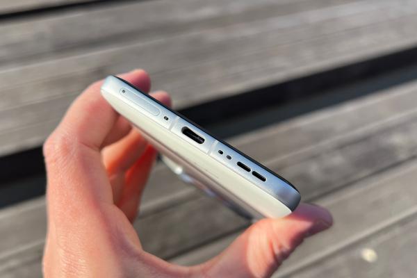 OPPO Find X8 Pro: Difuzoarele sună bine și te vor încânta la muzică, filme