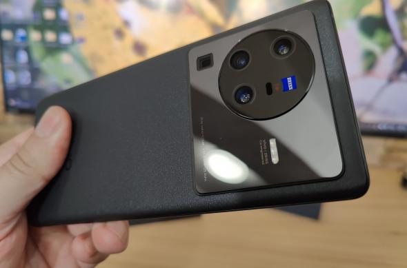 Vivo X80 Pro - Galerie foto Mobilissimo.ro: vivo-X80-Pro_027.jpg