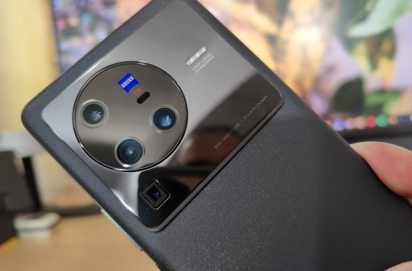Vivo X80 Pro - Galerie foto Mobilissimo.ro: vivo-X80-Pro_025.jpg