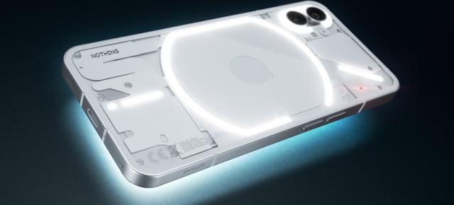 Nothing Phone (1) a primit prima sa actualizare software! Aduce suport HDR10+, îmbunătățiri la nivel de cameră, iar toggle-ul „Tesla” e acum funcțional