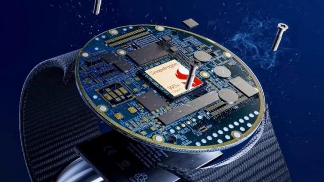 <b>Qualcomm anunță CPU-uri de 4nm dedicate smartwatch-urilor; Snapdragon W5 și Snapdragon W5+ Gen 1</b>Săptămâna trecută aveam parte de un teaser din partea Qualcomm prin care se anunța lansarea unui nou CPU dedicat purtabilelor. Avem însă parte de o surpriză, azi debutând două cipseturi dedicate acestui gen de dispozitive. Qualcomm a anunțat