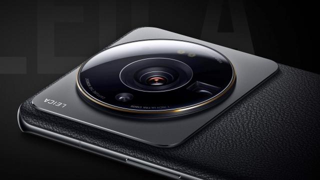 <b>Turul Magazinelor #1134: Xiaomi 12S Ultra în România, realme GT2 Pro cu cod de reducere, preţ bun la TV OLED 4K LG</b>Turul Magazinelor ajunge la episodul #1134 şi urăm bun venit în România unui nou cameraphone, Xiaomi 12S Ultra, primul telefon cu senzor foto de 1 inch, unul de la Sony. Îl are listat un retailer de la noi şi nu e singur, apare şi Xiaomi 12S listat
