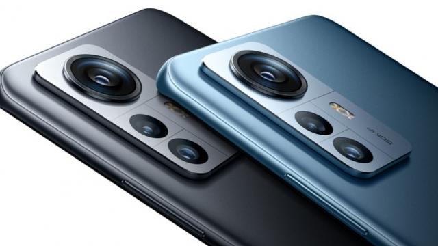 <b>Redmi K50S Pro îşi dezvăluie toate dotările, de la camera de 200 megapixeli la CPU, baterie</b>Am mai scris până acum despre seria Redmi K50S, privind cu mare interes spre Redmi K50S Pro, deoarece ar urma să inaugureze camera de 200 de megapixeli în portofoliul Xiaomi. Acum aflăm extra detalii despre modelul Pro, deoarece întreaga 