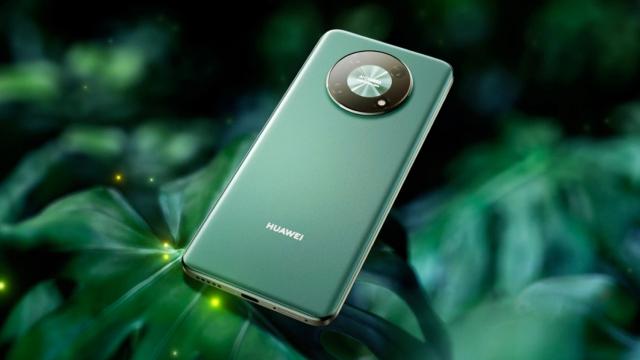 <b>HUAWEI Enjoy 50 Pro debutează oficial; Are design inspirat de seria Mate 40, procesor Snapdragon 680, cameră de 50 MP</b>În cadrul evenimentului de lansare a noii versiuni HarmonyOS am avut și un nou telefon anunțat. Este vorba despre HUAWEI Enjoy 50, un terminal disponibil cu rezervare momentan doar în China. Ar fi un model high midrange cu design inspirat de seria Mate 40