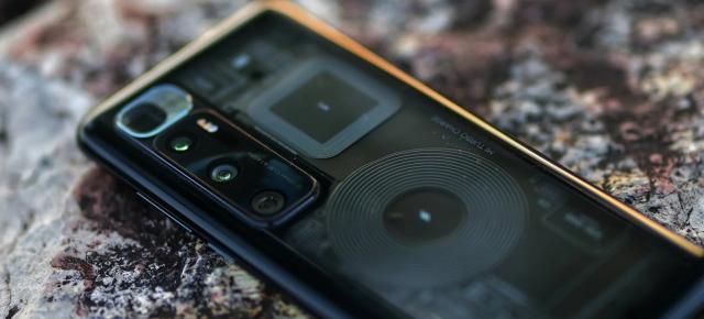 Xiaomi Mi 10 Ultra are şi o versiune cu camera ascunsă sub ecran; Iată un demo hands-on şi perioada de lansare