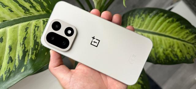 OnePlus 16 apare în noi materiale teaser, cu Android 17 din fabrică și suport 165Hz în tot sistemul