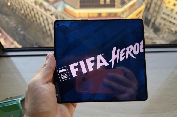 FIFA Heroes - Gameplay Motorola RAZR Fold, MWC 2026: Photo 01.03.2026, 18 03 18.jpg
