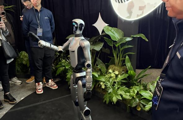 Honor Humanoid Robot - Fotografii MWC 2026: Photo 01.03.2026, 14 47 14.jpg