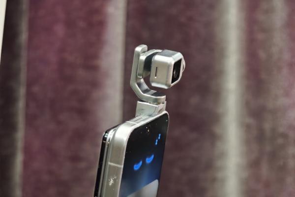 Honor Robot Phone - Fotografii hands-on MWC 2026