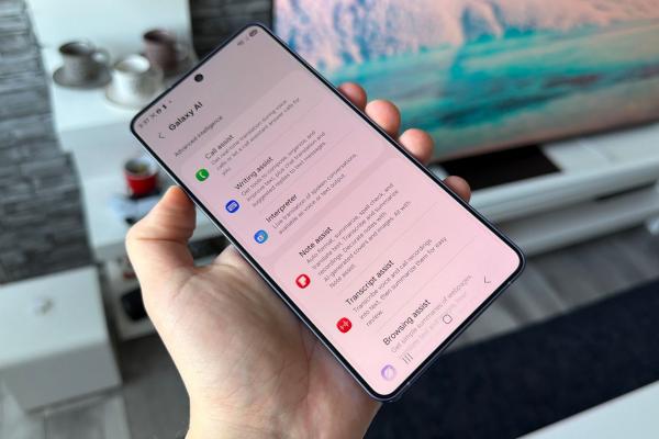 Samsung Galaxy S26 Ultra: OneUI 8.5 aduce un look mai smooth și un AI generativ foarte util, mai ușor de folosit