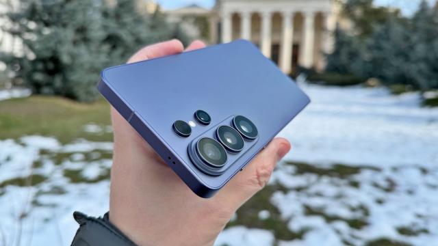 <b>Samsung Galaxy S26 Ultra: Camera aceeași pe hârtie, dar cu schimbări de diafragmă, capturi nocturne îmbunătățite și un Horizon Lock trend pe TikTok</b>Și eu ca mulți alții nu m-am declarat impresionat de ce ziceau zvonurile legate de camera lui Samsung Galaxy S26 Ultra, asta pentru că vedeam mereu specificațiile, sau mai bine zis numărul de megapixeli identic ca la predecesor