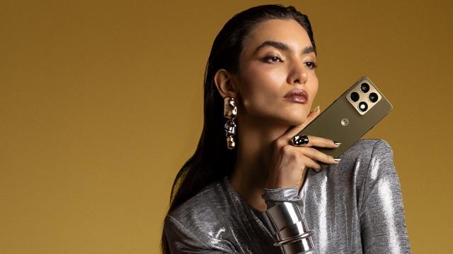 <b>RESIGILATUL ZILEI #114: Motorola Signature - cameră triplă 50MP, Snapdragon 8 Gen 5 și ecran AMOLED 165Hz într-un design ultra-subțire</b>Suntem la episodul #114 din seria „RESIGILATUL ZILEI”, unde căutăm acele produse care livrează tehnologie de top la un preț mult mai prietenos decât cel de raft. Astăzi avem în vizor un model premium, cu design ultra-subțire, cameră premiată și performan