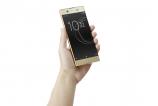10_Xperia_XA1_Ultra_gold_in_hand.jpg