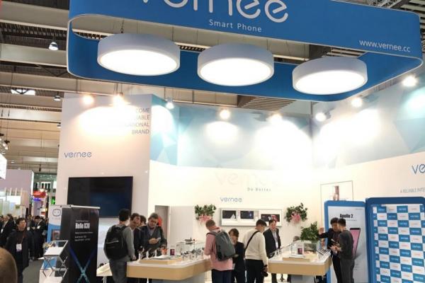 MWC 2017: Vernee are propriul stand la MWC 2017, anunţă primul telefon cu procesor Helio X30 si 8 GB RAM, Apollo 2