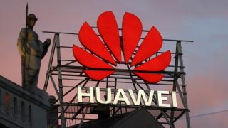 Huawei ar putea fi eliminată din rețelele 5G europene, dar operatorii avertizează că măsura ar costa până la 40 de miliarde de euro