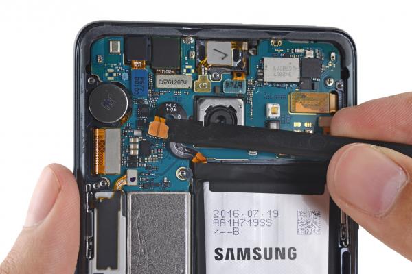 Samsung Galaxy Note 7 primeşte o disecţie din partea iFixit, se dovedeşte greu de reparat; Totuşi e mai ușor de deschis decât Galaxy S7