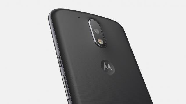 <b>Lenovo Moto G4 este disponibil la Orange pentru un preț de 930 lei fără abonament</b>Iată că la scurt timp de la debutul de pe plan local al smartphone-ului Lenovo Moto G4, operatorul Orange România îl listează la vânzare acum. Telefonul sosește la un preț de 209 euro fără abonament ~ 930 lei, și ca dotări beneficiem de un display 