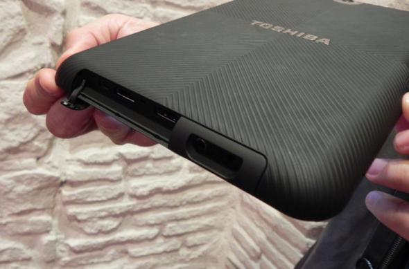 MWC 2011: Câteva minute În compania unei tablete Toshiba de 10 inch, direct din Barcelona (Video): dscn3526jpg.jpg