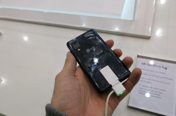 MWC 2013: LG Optimus L5 II Într-un scurt preview, telefon de buget al anului 2013 (Video): lg_optimus_l5_ii_07jpg.jpg