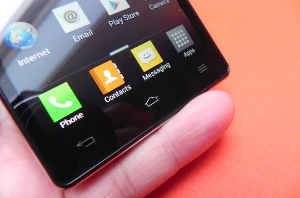 Review LG Optimus 4X HD - interfață Android personalizată plăcută, design atractiv, cameră ușor sub așteptări (Video): 27_lg_optimus_4x_hd_review_mobilissimo_rojpg.jpg