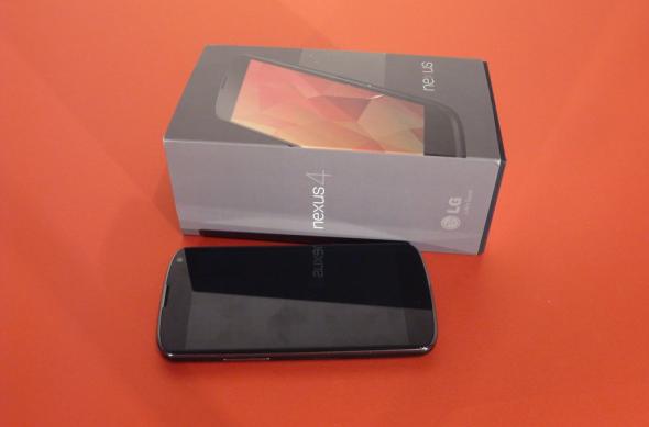 Google Nexus 4 unboxing: scoatem din cutie cel mai nou Google Phone, vine fără căști! (Video): p1300956jpg.jpg
