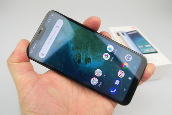 Xiaomi Mi A2 Lite: OS, UI, aplicaţii pe bază de Oreo, acuşa şi Pie