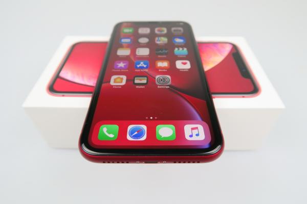 Apple iPhone XR: OS, UI, aplicaţii cu acelaşi iOS 12 consacrat