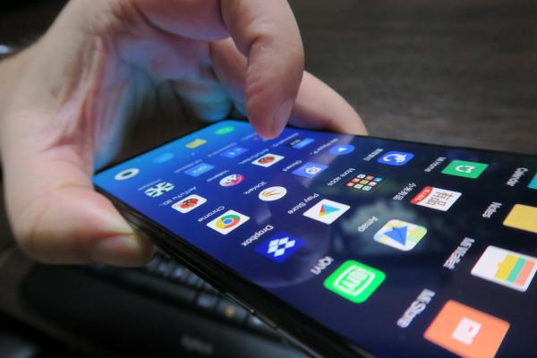 Xiaomi Mi Mix 3: Benchmark-uri de top 10 cu siguranţă, performanță excelentă