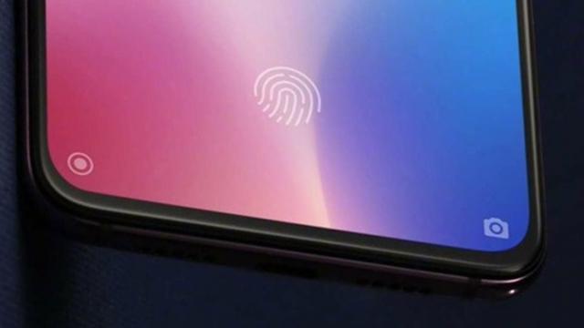 <b>Continuă teaserele pentru Xiaomi Mi 9! Scor impresionant în AnTuTu și muchii foarte înguste, inclusiv sub ecran</b>Cei de la Xiaomi continuă să ne dezvăluie teasere asociate flagship-ului Xiaomi Mi 9, telefon ce sosește mult mai devreme decât predecesorul anul trecut. Astfel după ce în această dimineață vedeam varianta de culoare 