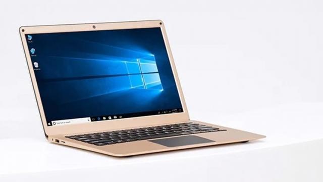 <b>Turul Magazinelor #535: Notebook excelent la sub 300 de dolari, maşină de spălat cu control de pe mobil, electrocasnice ieftine la Altex</b>Turul Magazinelor e gata să vă închidă săptămâna, cu câteva produse electrocasnice de calitate şi la preţ bun. Avem o maşină de spălat deşteaptă şi care se diagnostichează de pe mobil, blender vertical şi friteuză, dar şi o masă