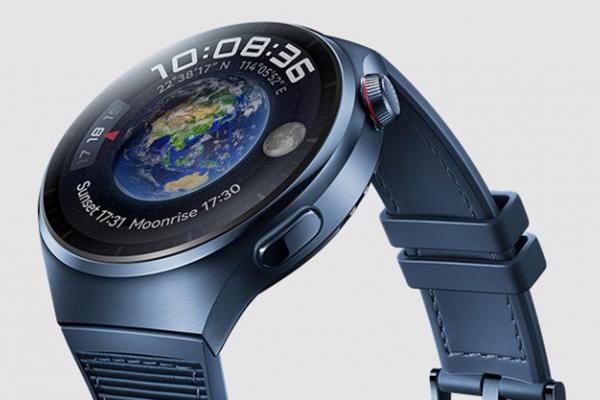 Huawei Watch 4 Pro în varianta Ocean Blue are o curea realizată din plase de pescuit reciclate din mare