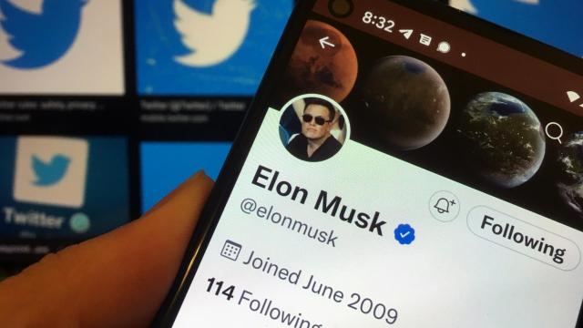 <b>Twitter va limita numărul de postări pe care le poţi vedea într-o zi</b>Elon Musk a anunţat că va limita numărul de postări pe care utilizatorii Twitter le vor putea vedea într-o zi. Motivul? Vrea să scape de datele redundante şi de manipulare a sistemului.