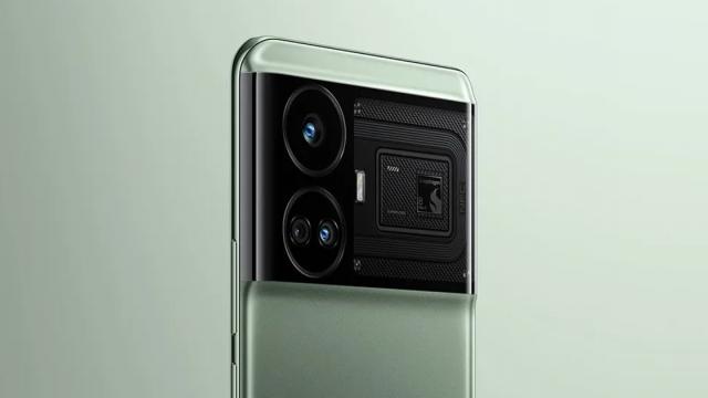 <b>realme GT Neo 6 apare în randări detaliate înainte de lansare; Are un modul foto protuberant, procesor Snapdragon de top, încărcare ultra-rapidă</b>realme GT Neo 5 a sosit în Europa undeva în luna februarie a acestui an. Deși nu au trecut nici 6 luni de la lansarea acestui model, iată că producătorul pregătește deja un succesor pentru acesta. Ar debuta mai devreme decât ne-am aștepta