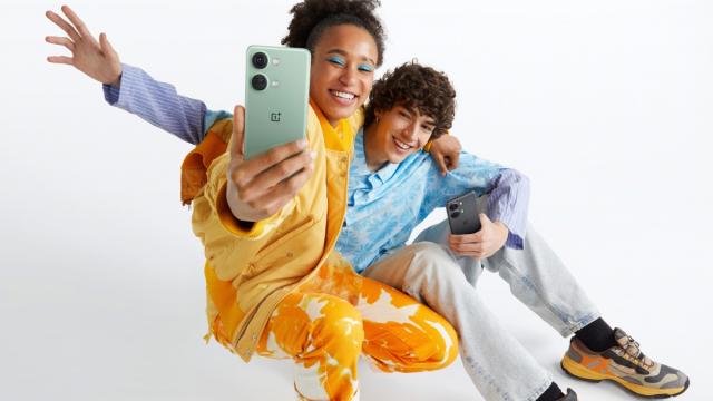<b>OnePlus Nord 3 aduce cameră de flagship, un procesor mai puternic și are baterie de 5000 mAh cu încărcare la 80W</b>Finalul acestei zile toride de iulie ne aduce o lansare de smartphone mid-range, cea a lui OnePlus Nord 3 - telefon deja familiar ținând cont de faptul că avem de-a face cu un rebranding pentru modelul Ace 2V lansat în martie pe piața 