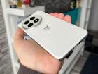 OnePlus 13: Design premium, mai ușor și mai subțire decât predecesorul + protecție Crystal Shield 