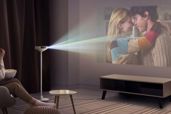 CES 2025: LG prezintă proiectoare LED cu design de lampă, modele 4K short throw CineBeam S