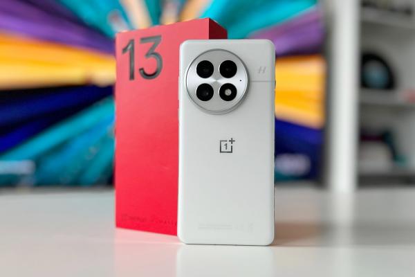 OnePlus 13 review detaliat în limba română (evaluare Mobilissimo)