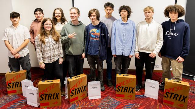 ASUS premiază câștigătorii competiției ROG Challenge 2024 cu laptop-uri ROG; Iată ce jocuri au cucerit juriul