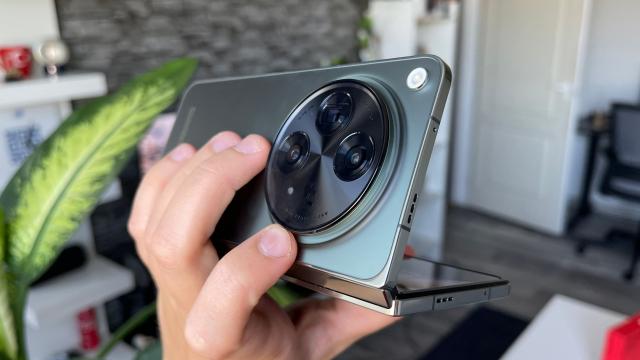<b>OnePlus Open 2 se lansează puțin mai târziu decât ne așteptam; Ce știm despre el?</b>Pare că OPPO a început să lucreze la noul pliabil Find N5. Se vehiculează că acest model va debuta curând în China, ulterior urmând a fi rebranduit la nivel global drept OnePlus Open 2. Totuși, pare că în Europa telefonul ar putea ajunge mai târziu