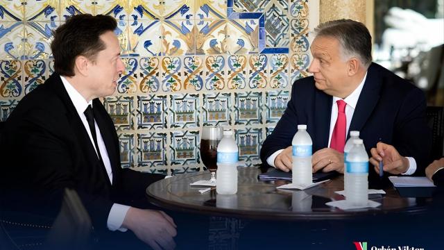 <b>Ungaria, în atenția lui Elon Musk: Tesla și Starlink pe agendă după întâlnirea cu Viktor Orbán și Donald Trump</b>Elon Musk atrage din nou atenția în Ungaria, după o întâlnire recentă în Florida cu premierul Viktor Orbán și fostul președinte american Donald Trump. La discuții au participat și Péter Szijjártó, ministrul de externe, alături de Gellért Jászai, președint