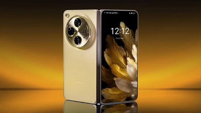 <b>Pliabilul OPPO Find N5 (aka OnePlus Open 2)  ar sosi curând, chiar înainte de debutul flagship-ului Find X8 Ultra</b>OPPO Find N5 și OnePlus Open 2 ar trebui să fie „gemeni”, conform zvonurilor ajunse în online. Practic OPPO va vinde acest pliabil în China și alte câteva regiuni din Asia, iar la nivel global va fi vândut de către OnePlus. Pare că acest nou pliabil