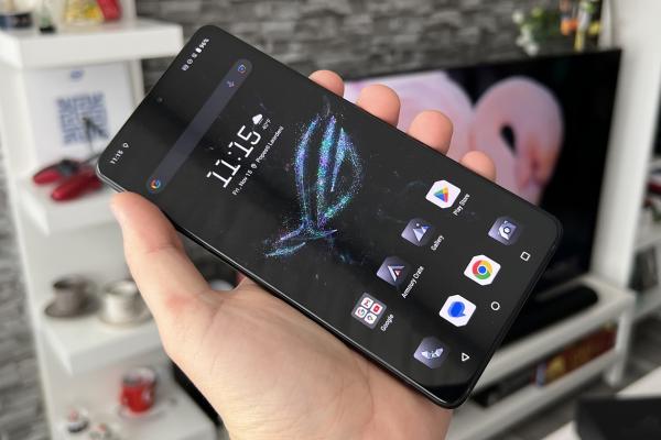 ASUS ROG Phone 9 Pro: OS, UI, aplicații în sfarsit cu extra AI