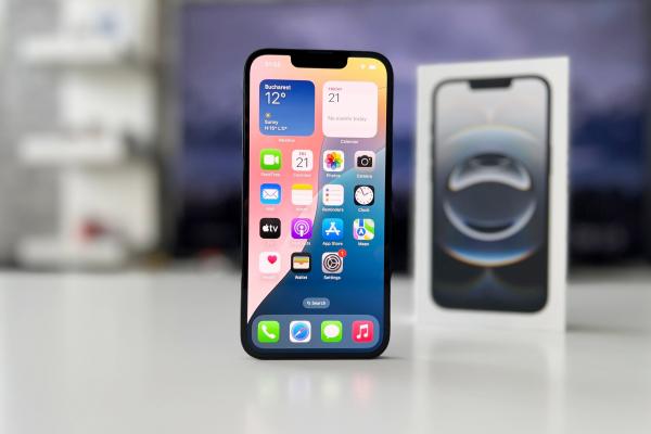 Apple iPhone 16e - Unboxing