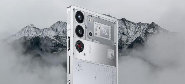 Turul Magazinelor #1504: Telefon de gaming cu alt telefon cadou, aspiratoare robot de câteva sute de lei, trotinetă ieftină