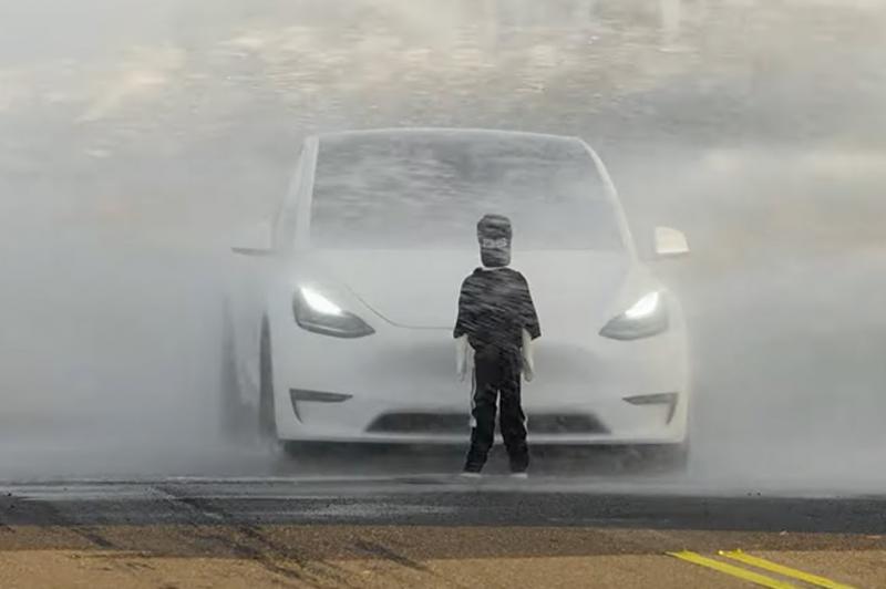 Tesla - Sistem autonom de șofat, păcălit: unnamed (23).jpg