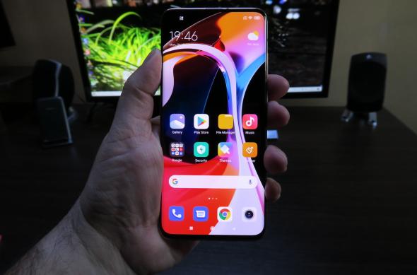 Luminozitate display Xiaomi Mi 10 Pro și ecranul văzut la microscop: Xiaomi-Mi-10-Pro-5G_052.JPG