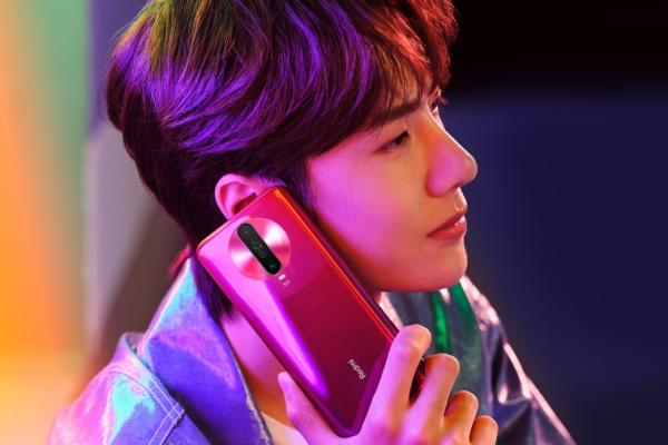 Redmi K30i 5G este acum oficial și costă sub 250 euro; Păstrează ecranul 120Hz, procesorul SD765G dar vine cu o cameră lite