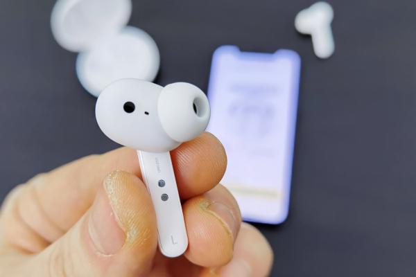 Prezentare căşti Oppo Enco W31: 3 tehnologii pentru apeluri fără cusur, bas peste aşteptări (Video)